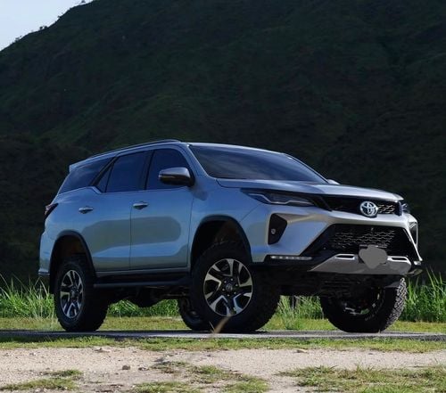 Toyota Fortuner VXR Toyota Fortuner 2018 Upgrade 2025 GR Sport V6 LHA Petrol