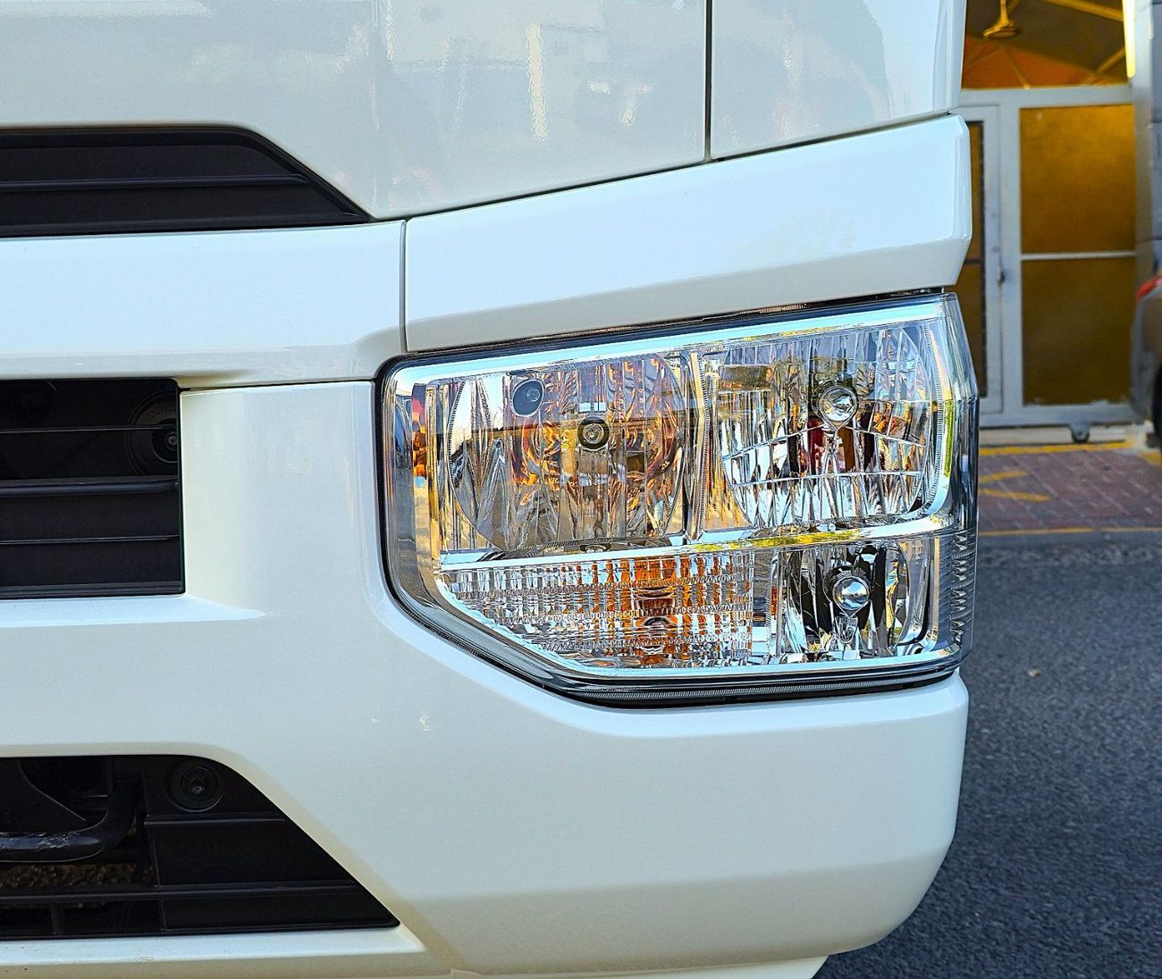 Toyota Coaster AL FUTAIM - TOYOTA COASTER PETROL 2.7 MT - AUTO DOOR - 23 SEATER  - 2025 MODEL - WHITE 