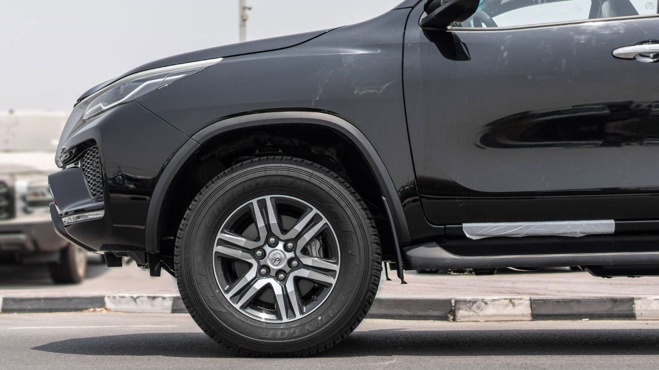 Toyota Fortuner 2025 Toyota Fortuner 2.7L AT Petrol (Black)