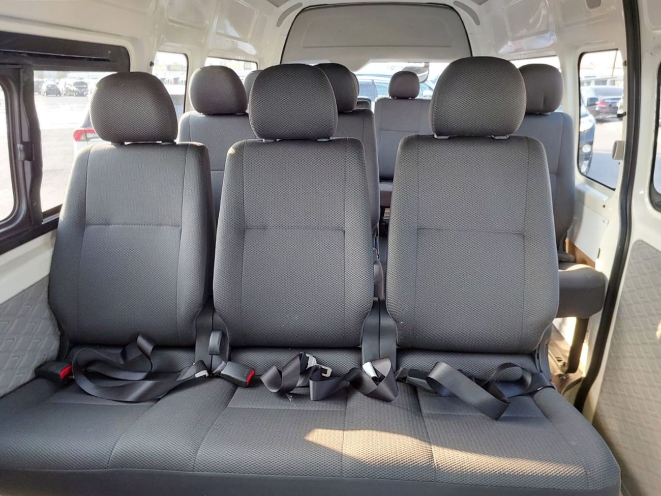 Toyota Hiace TOYOTA HIACE COMMUTER VAN RHD 2015 MODEL 2.7 L PETROL AUTOMATIC(PM54137)