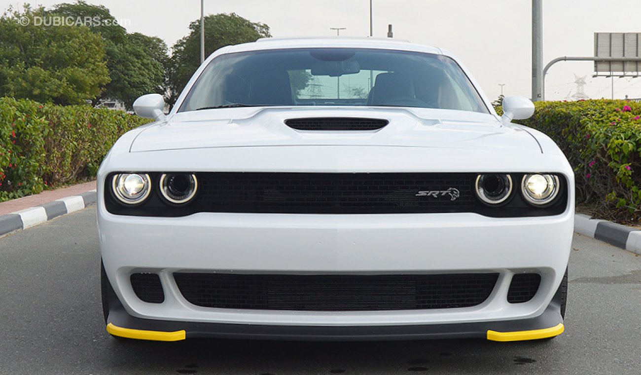 Dodge Challenger SRT Hellcat 6.2L V8 707hp, GCC Specs with 3 Yrs or 100K km Warranty