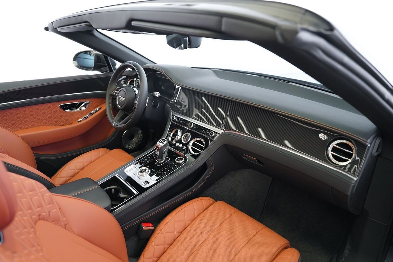 بنتلي كونتيننتال جي تي سي Bentley GTC V8 Black Edition