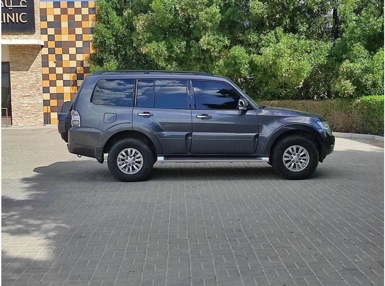 Mitsubishi Pajero GLS 3.5L (186 HP) (7 Seater) Mitsubishi pajero 2013  full automatic