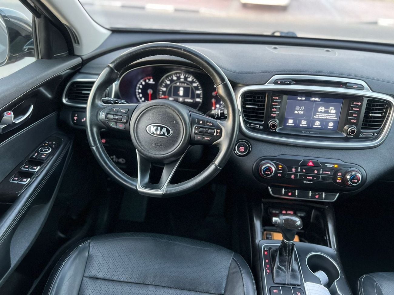 كيا سورينتو 2018 Kia Sorento Ex MidOption Full Automatic - 3.3L V6 - Rear Camera & Sensor - Leather  Seat - Auto