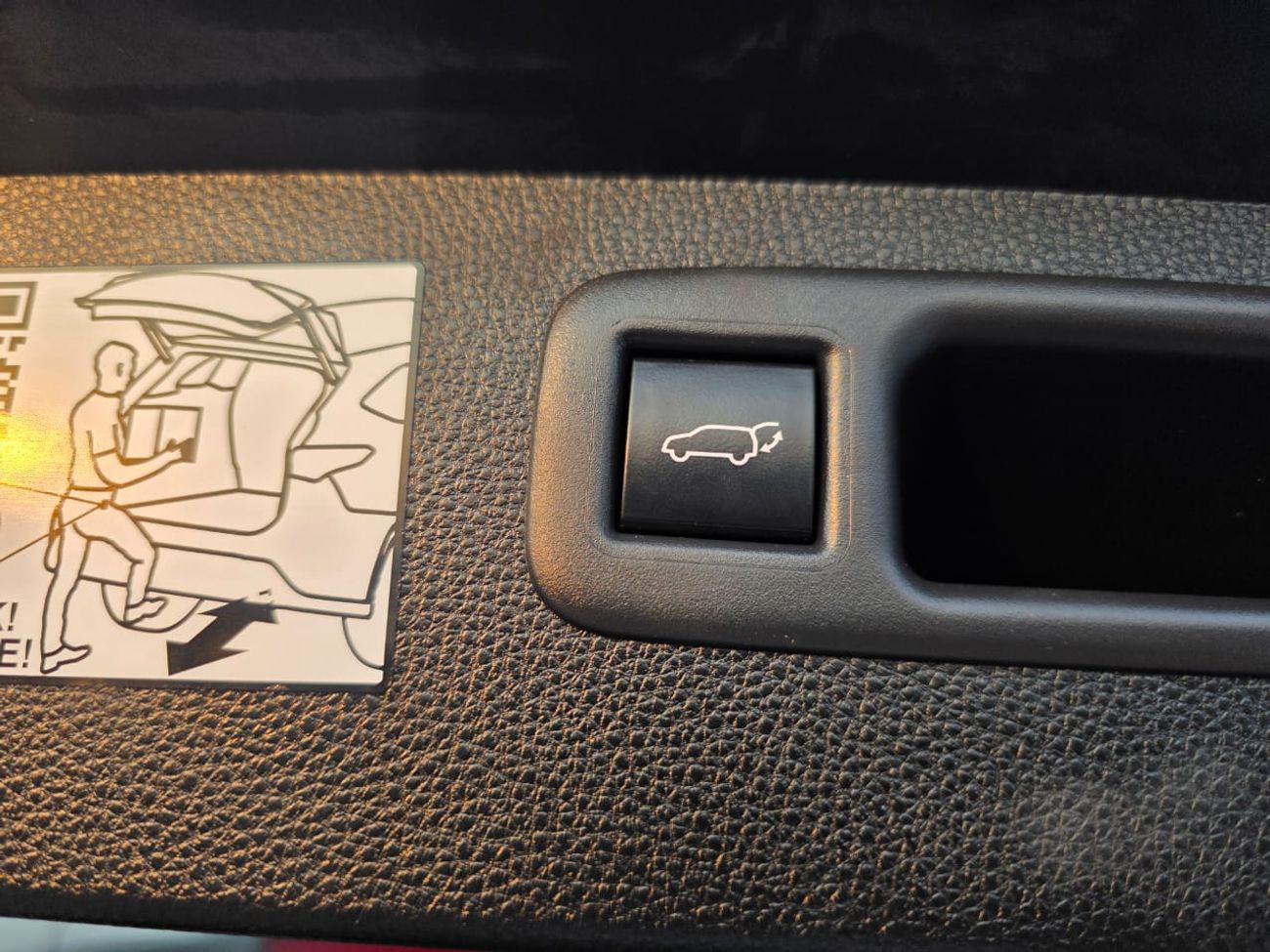 Toyota Highlander 2.5 Hybrid ( Bronze Edition) Sunroof, Push button, Trunk automatic and with spacial interior leather