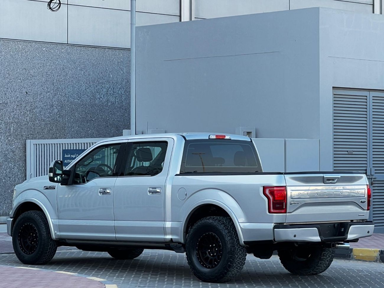 Ford F 150 FORD F-150 PLATINUM 2015 GCC PERFECT CONDITION