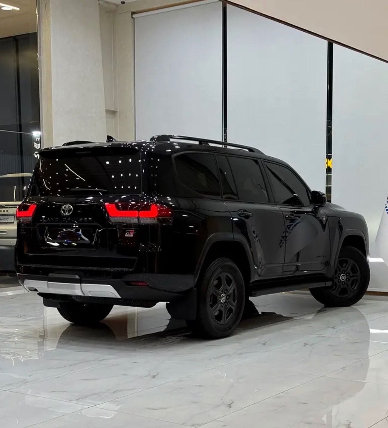 تويوتا لاند كروزر 2022 Model GR Sports Full Option Red and Black Interior Very Clean and Perfect Condition