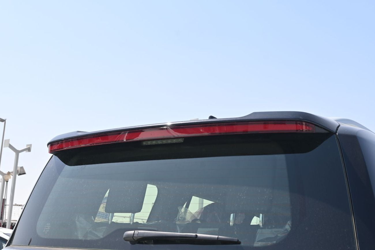 تويوتا لاند كروزر VX 4.0L V6, 4WD, Color Black inside Black, Model 2026