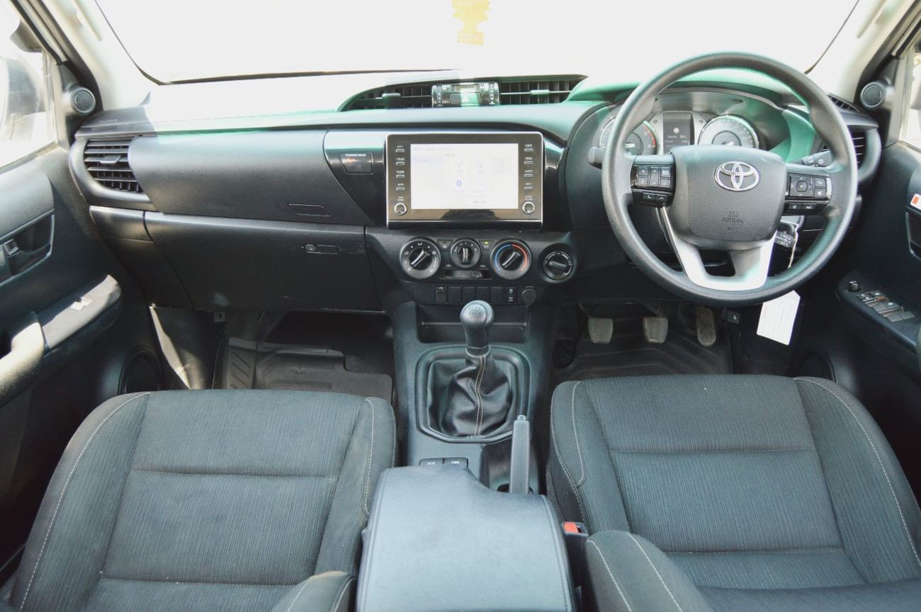 تويوتا هيلوكس Double cabin 2.8L, perfect inside and outside