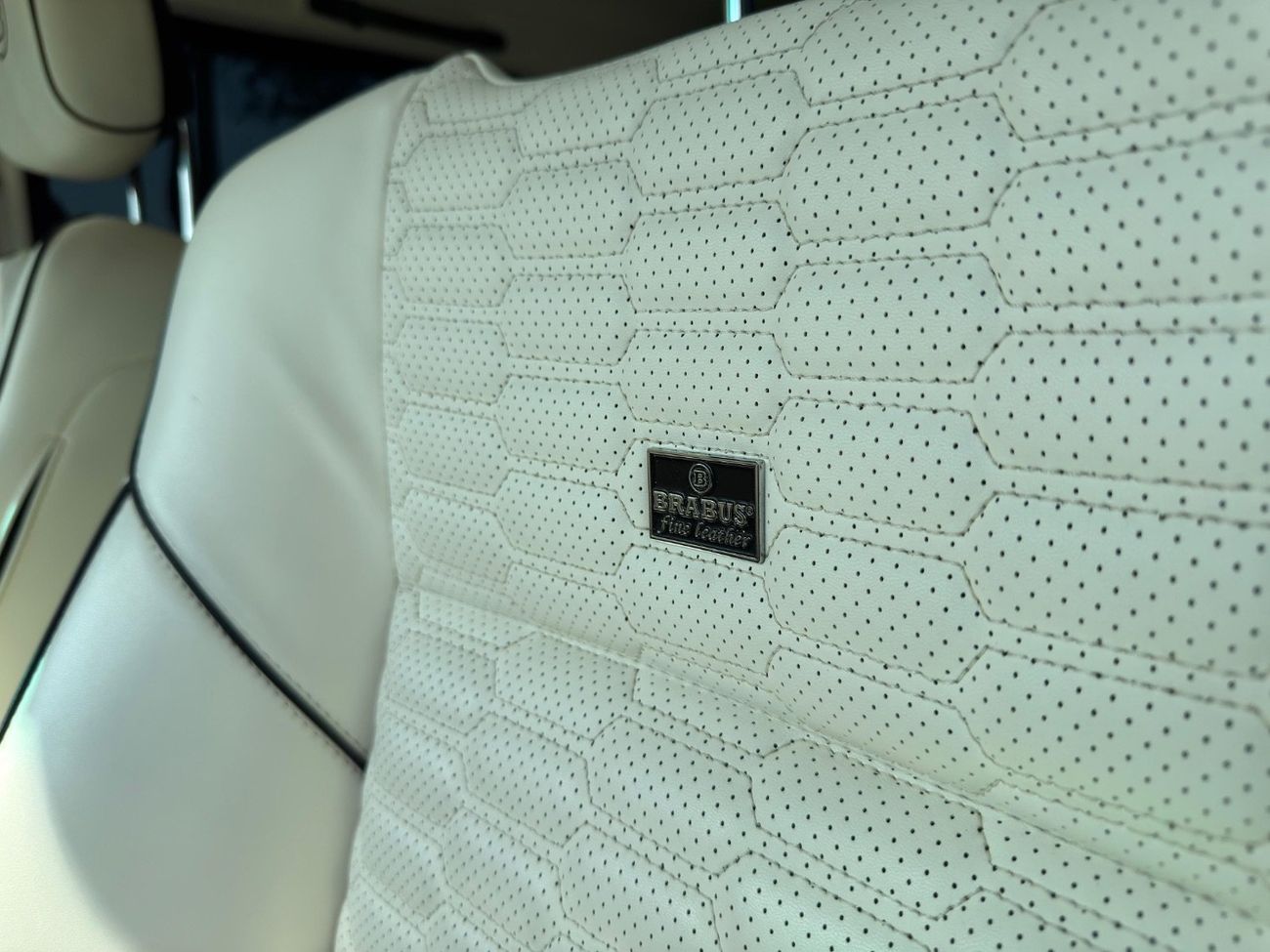 Mercedes-Benz G 500 Std 4.0L (422 HP)