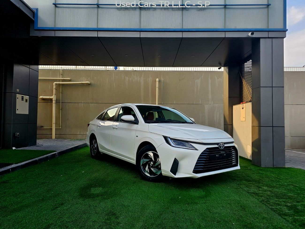 تويوتا يارس SE/ 1.5 V4 / LEATHER SEATS/ LOW MILEAGE/ SINGLE OWNER