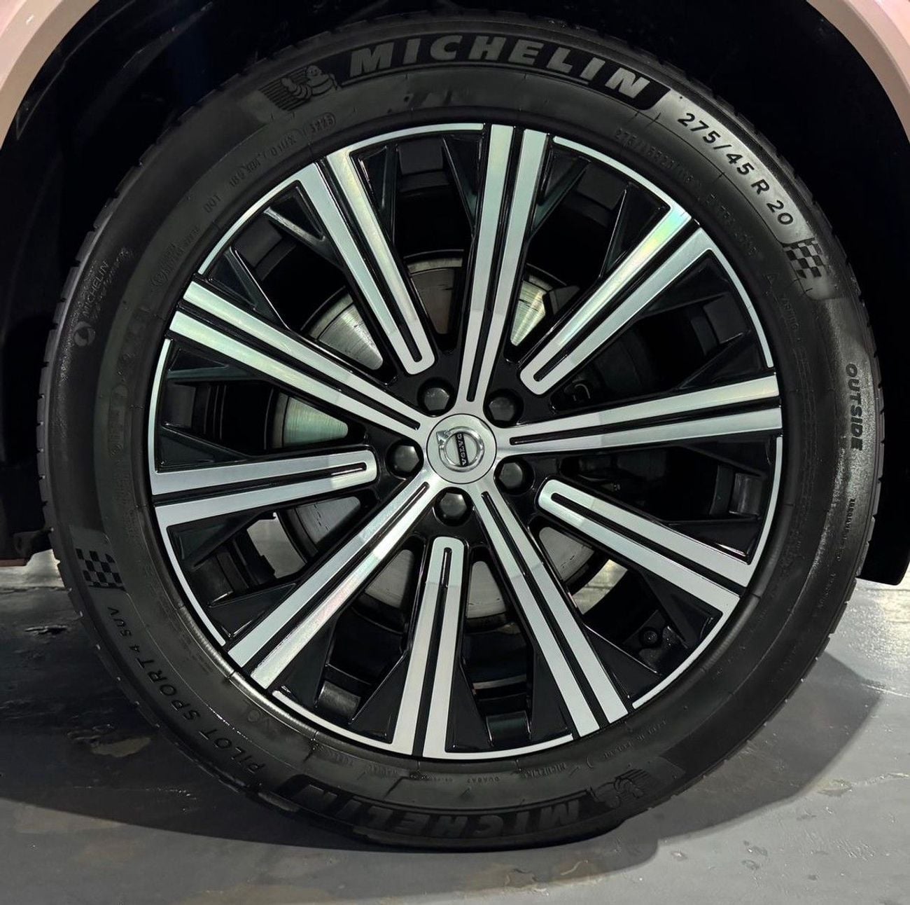 فولفو XC 90 ULTIMATE BRIGHT