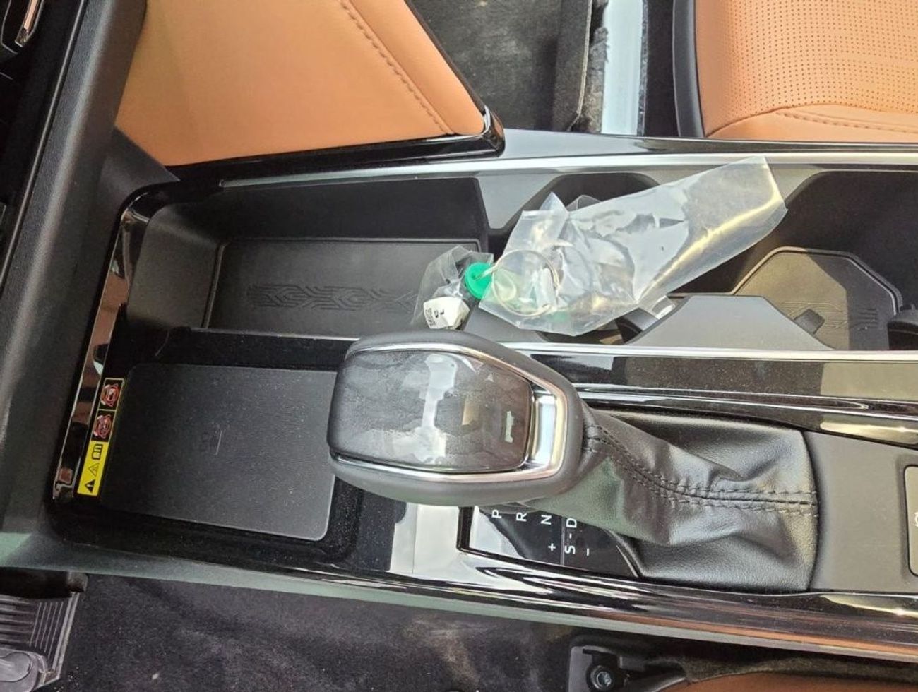 Toyota Camry 2.0L HYBRID 2024