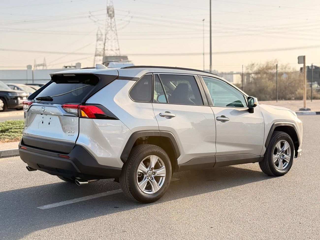 تويوتا راف ٤ XLE 4X4 Full option 2025