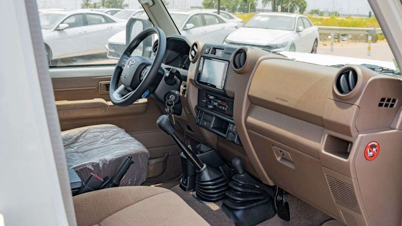 تويوتا لاند كروزر 70 2024 Toyota LC76 4.0L petrol MT Full option