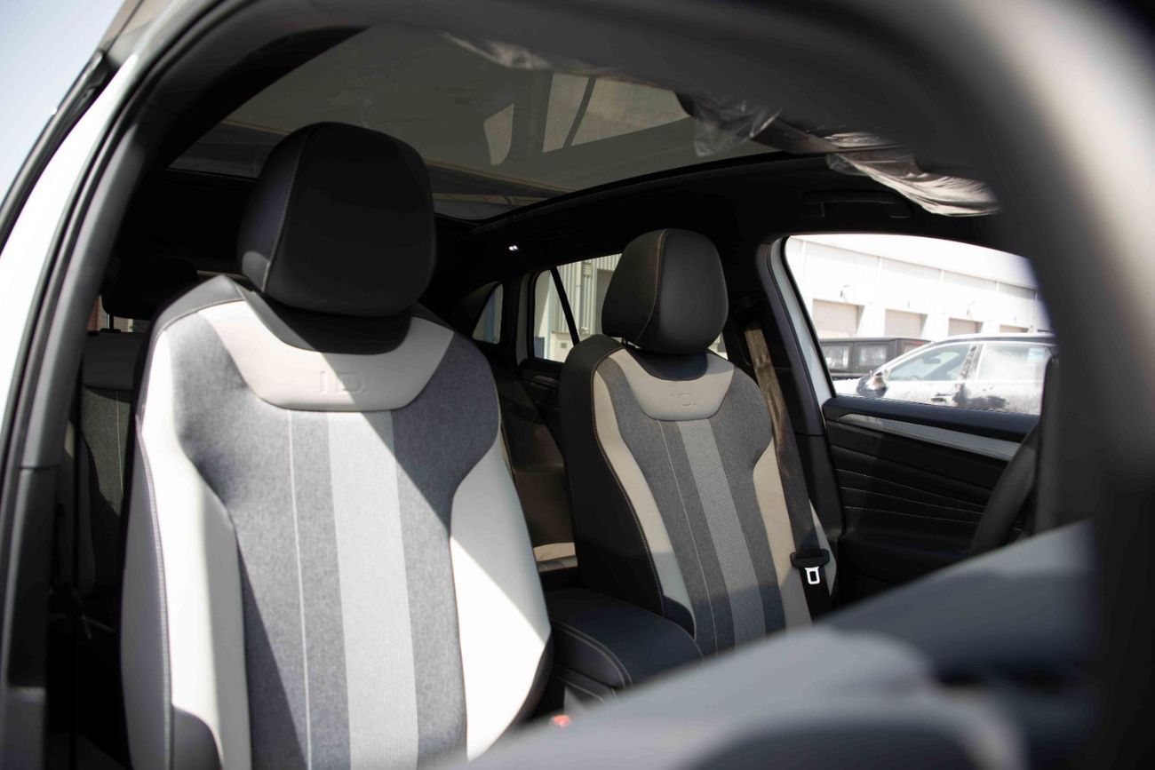 فولكس واجن ID.4 2022 Volkswagen ID4 Pure + - White Inside Black & Grey | Export Only