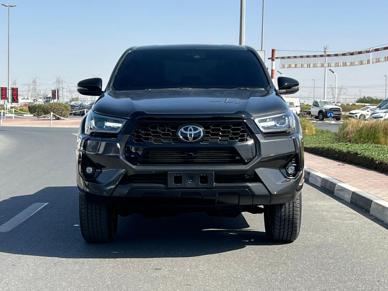تويوتا هيلوكس The Toyota Hilux is a renowned mid-size pickup truck known for its exceptional ruggedness, reliabili