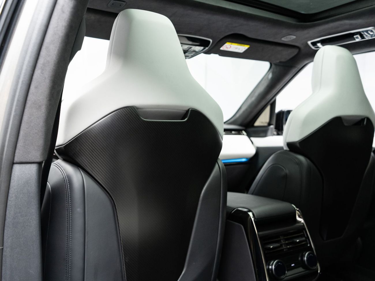 Land Rover Range Rover Sport SV EDITION ONE BUY NOW, PAY 2027 | THE BLACKLINE STANDARD | Al Tayer Warranty + Service Contract, Full Carbon, GCC