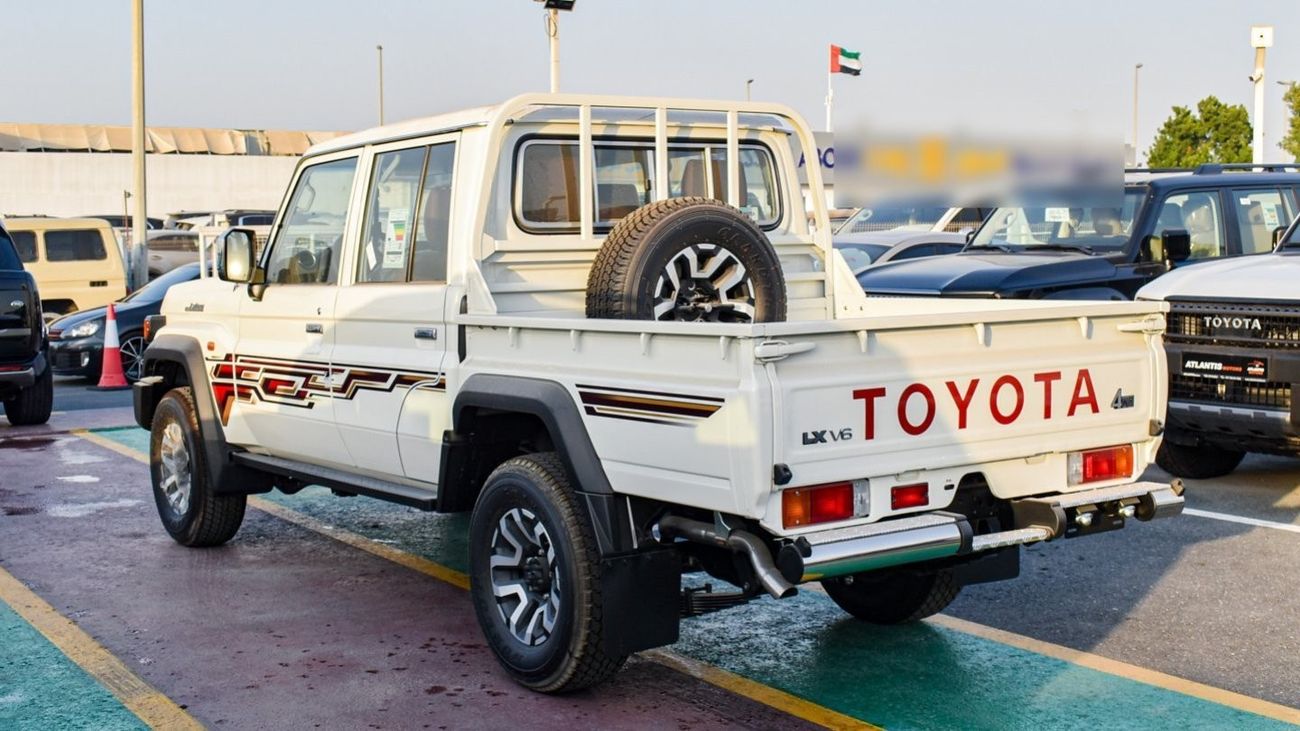 تويوتا لاند كروزر بيك آب 4.0L V6 Double Cabin A/T
