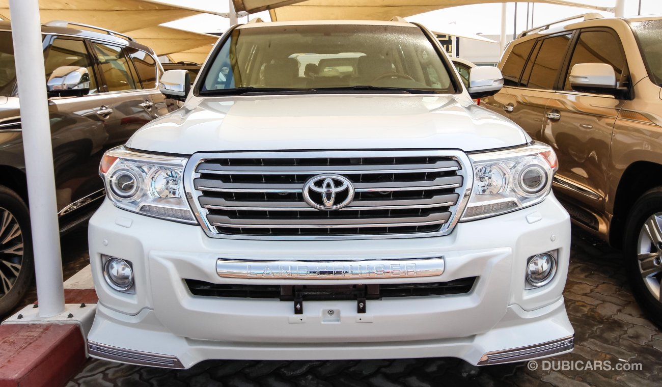 Toyota Land Cruiser VXR V8 5.7