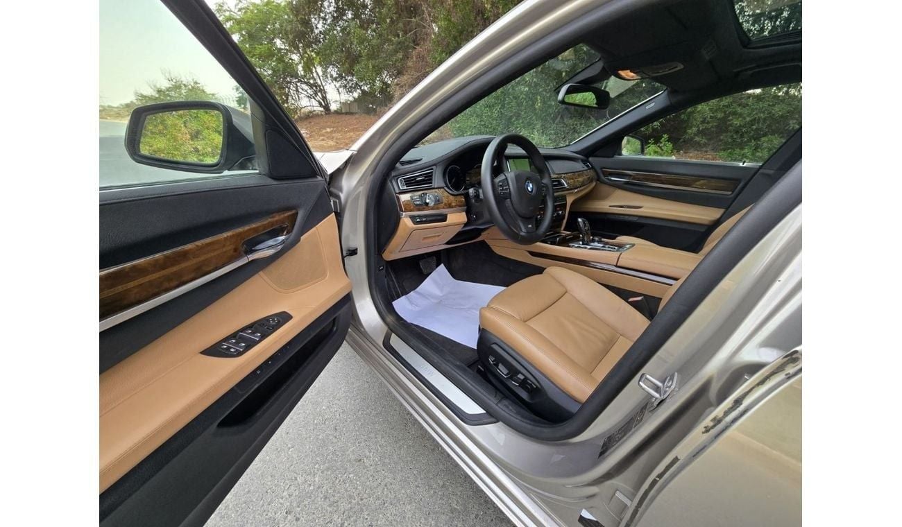 BMW 730Li Middle East Edition 4.0L BMW 730 LI 2013 GCC FULL OPITION // PERFECT CONDITION