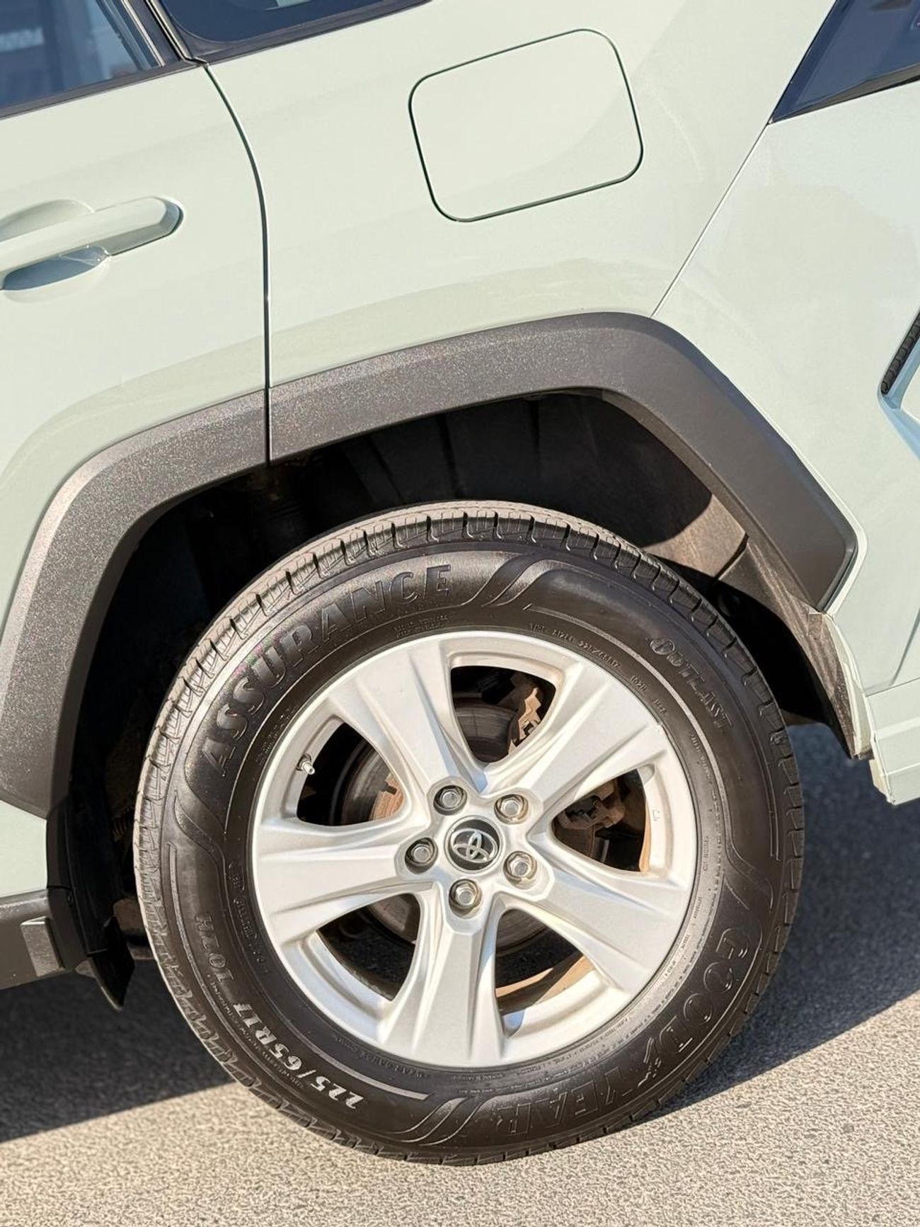 Toyota RAV4 XLE 2.5L