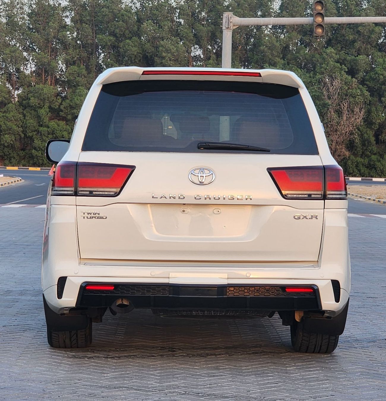 تويوتا لاند كروزر GX.R V6 upgrade 2023