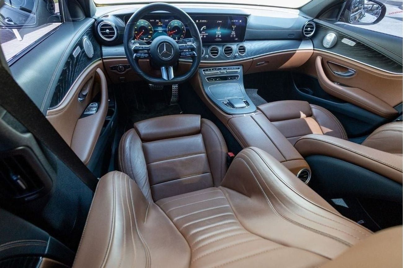 Mercedes-Benz E300 Mercedes-Benz E300 2022 GCC under Agency Warranty and Service Contract with Flexible Down-Paymen