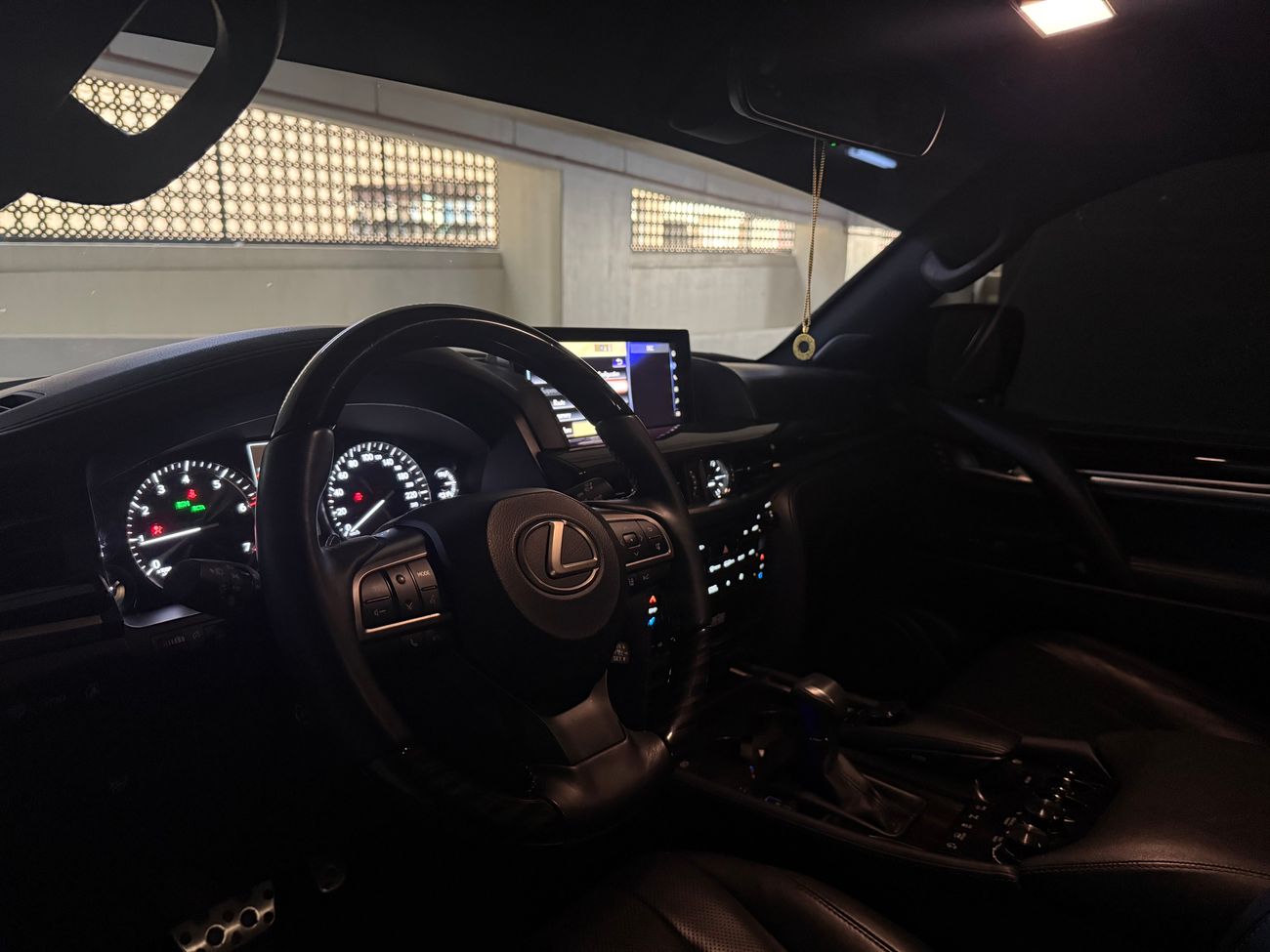 لكزس LX 570