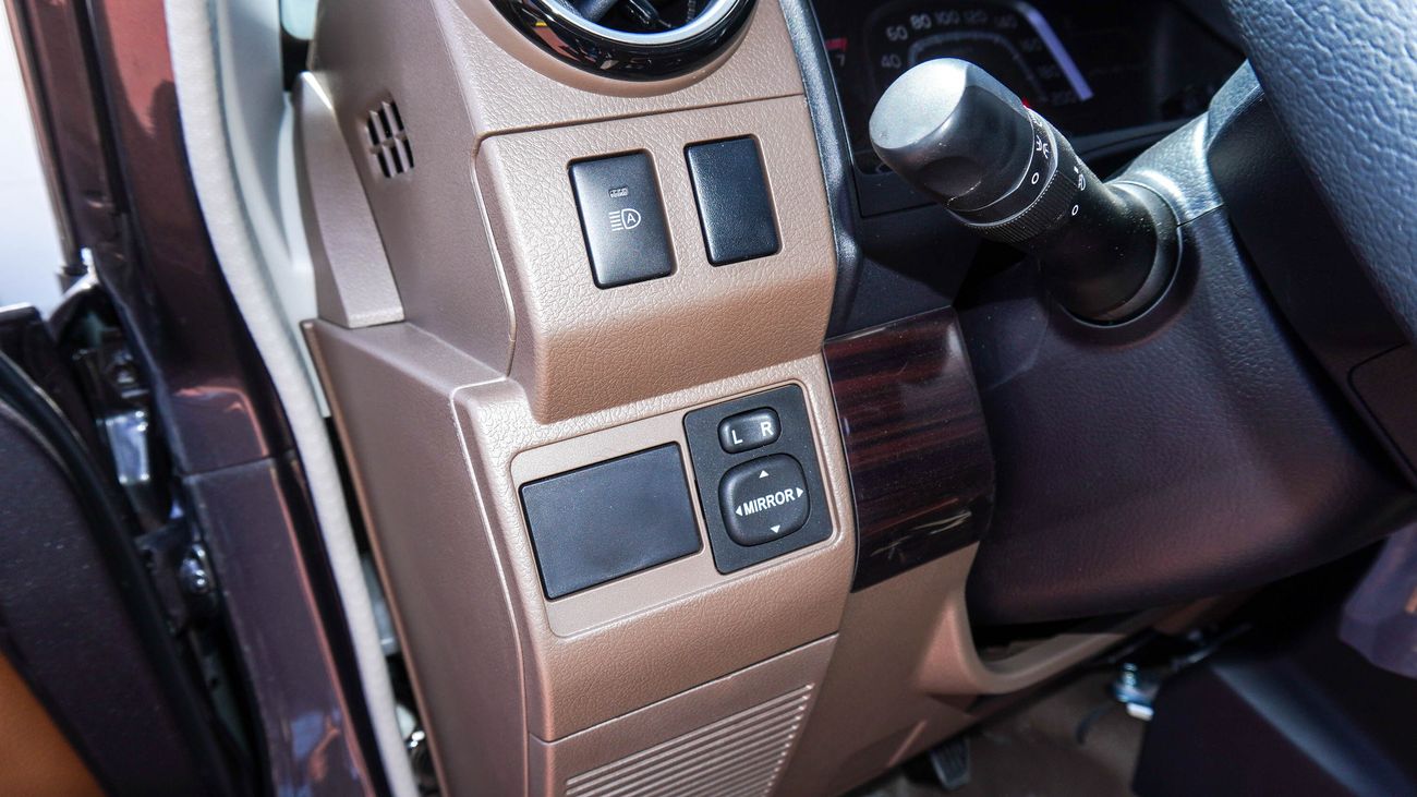 تويوتا لاند كروزر بيك آب LX 4.0L V6 Double Cabin Auto transmission