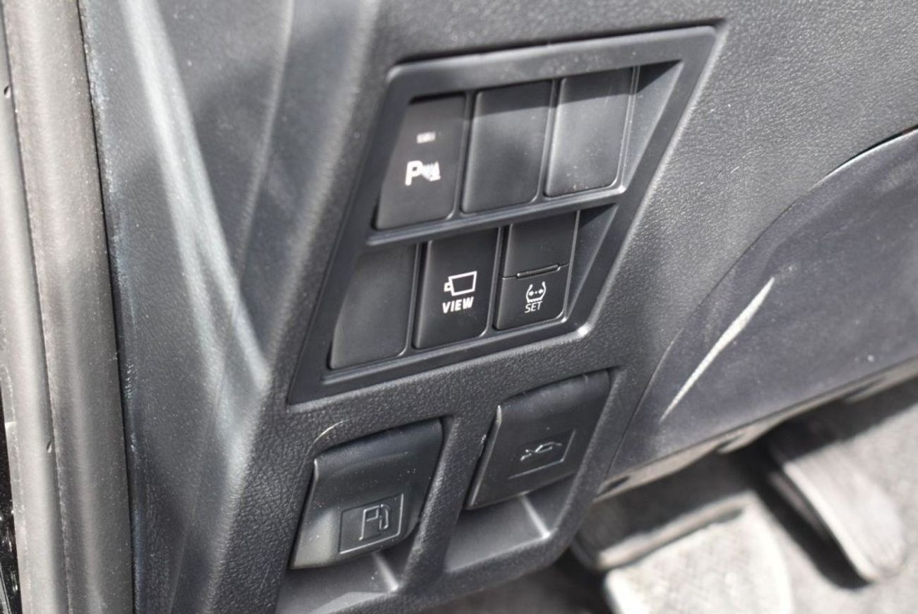 تويوتا هيلوكس Diesel Black 2025