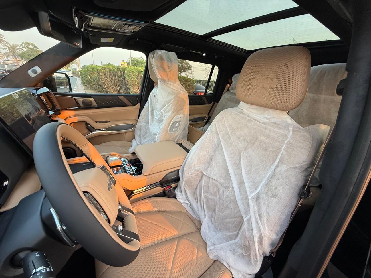 BYD Leopard 8 Smart and Brave Flagship Edition (7 Seats)