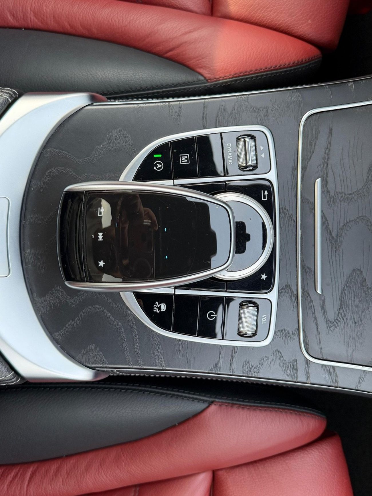 مرسيدس بنز GLC 250 4MATIC 2.0L