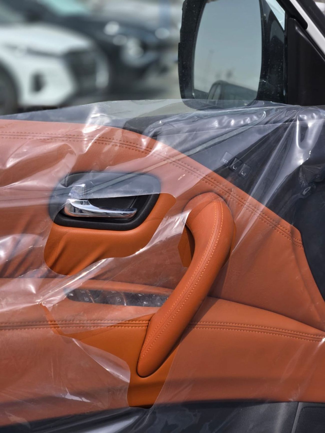 Nissan Patrol 4.0L V6 PLATINUM A/T 7 SEATER FULL OPTION