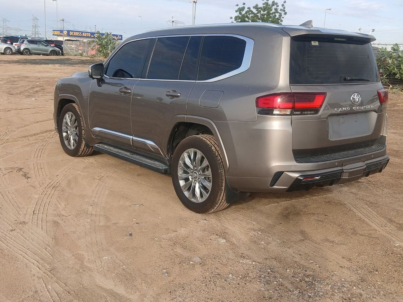 تويوتا لاند كروزر Toyota landcruise 2022MODEL 4.0L petrol Engine v6 Colour Brown push start Sunroof Transmission Autom