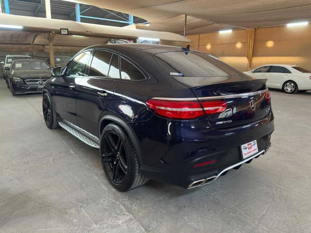 مرسيدس بنز GLE 43 AMG Coupe 3.0L MERCEDES GLE 43 AMG COUPE 2017 | CAVANSITE BLUE PAINT | DESIGNO PACKAGE | CARBON INTERIOR