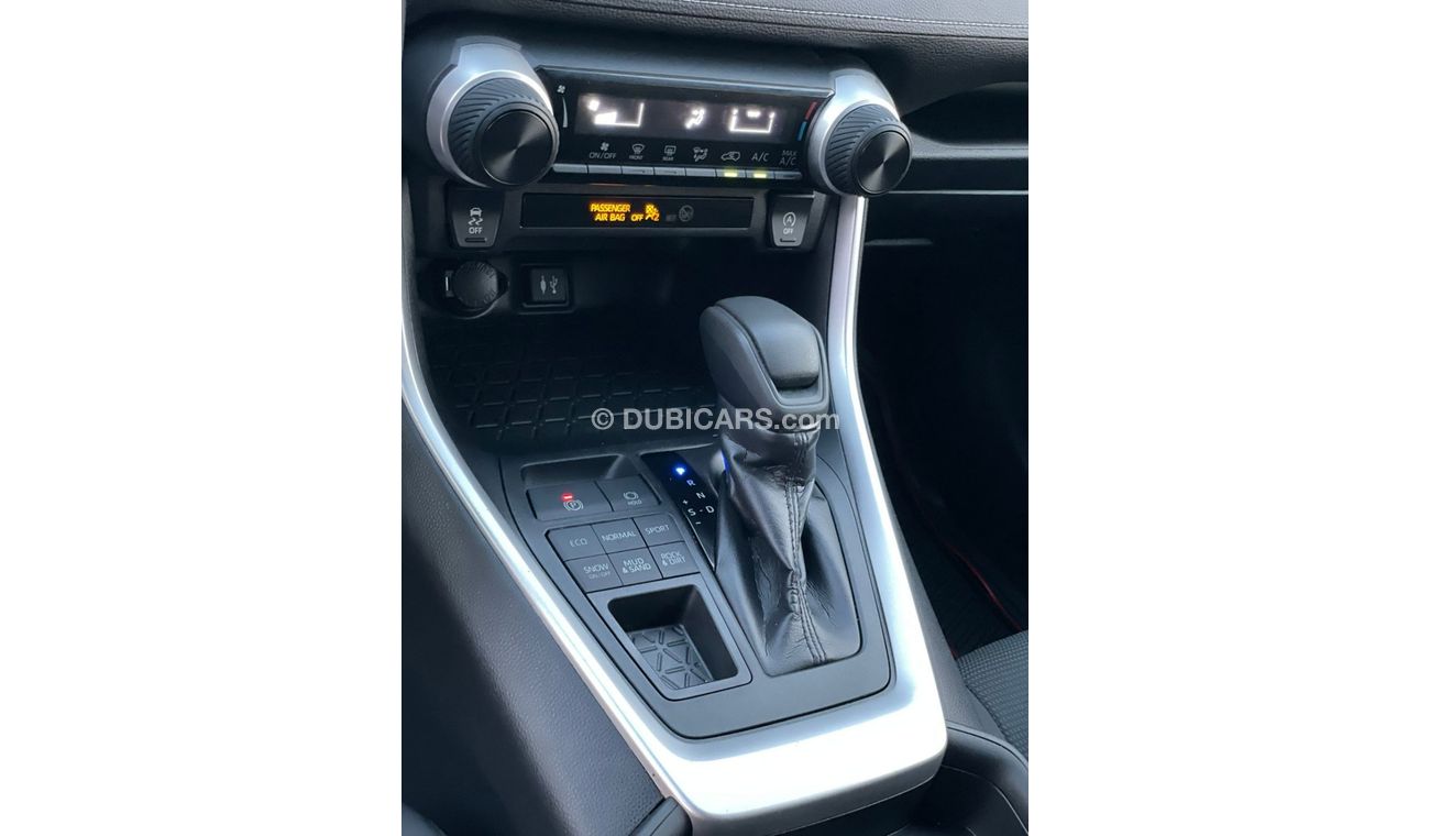 تويوتا راف ٤ LE