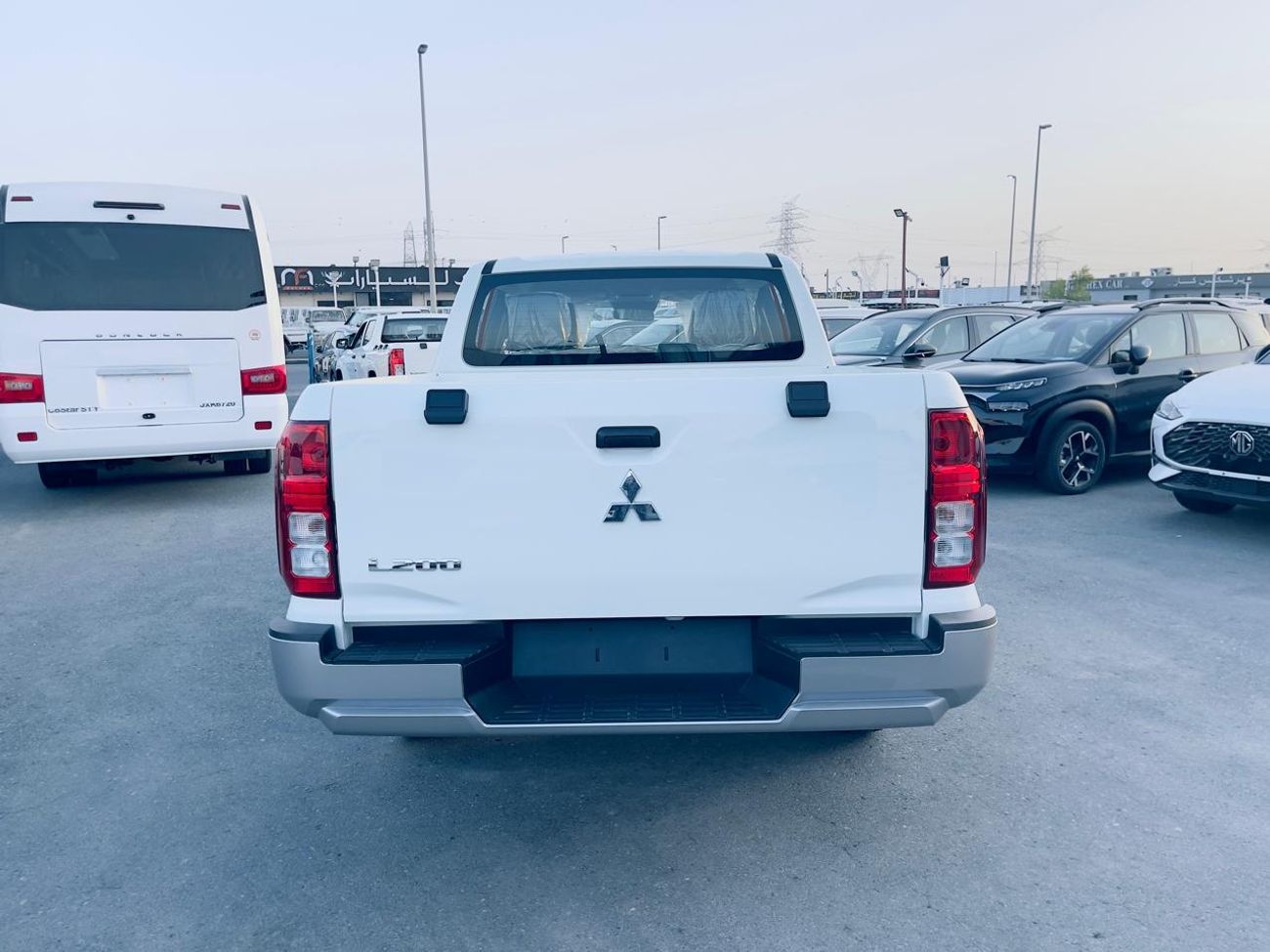 ميتسوبيشي L200 MITSUBISHI L200 GL 2.4L (128 HP) Double Cab Utility