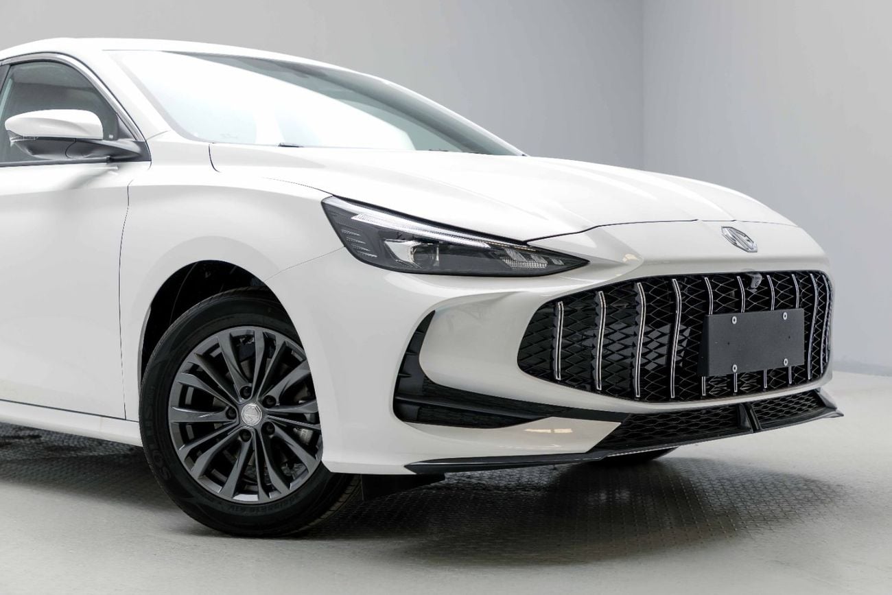 MG 5 LUXURY 1.5L - WHITE INSIDE BLACK | EXPORT ONLY