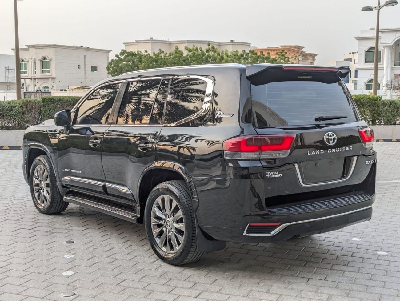 تويوتا لاند كروزر Toyota Landcruiser 2015 facelifted 2025 with interior and exterior v6 4.0L