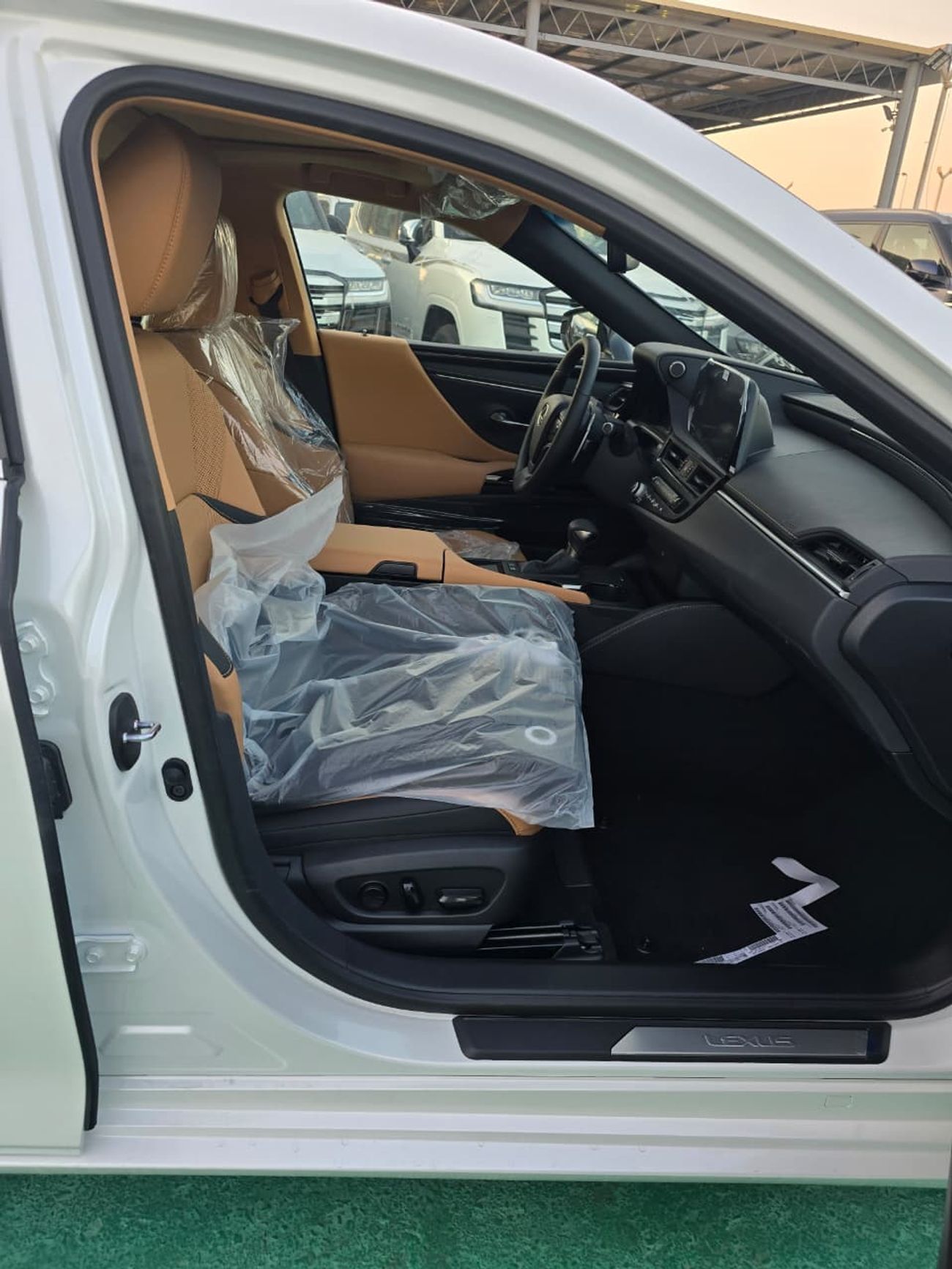 لكزس ES300h LEXUS ES300H HYBRID 2026 MODEL