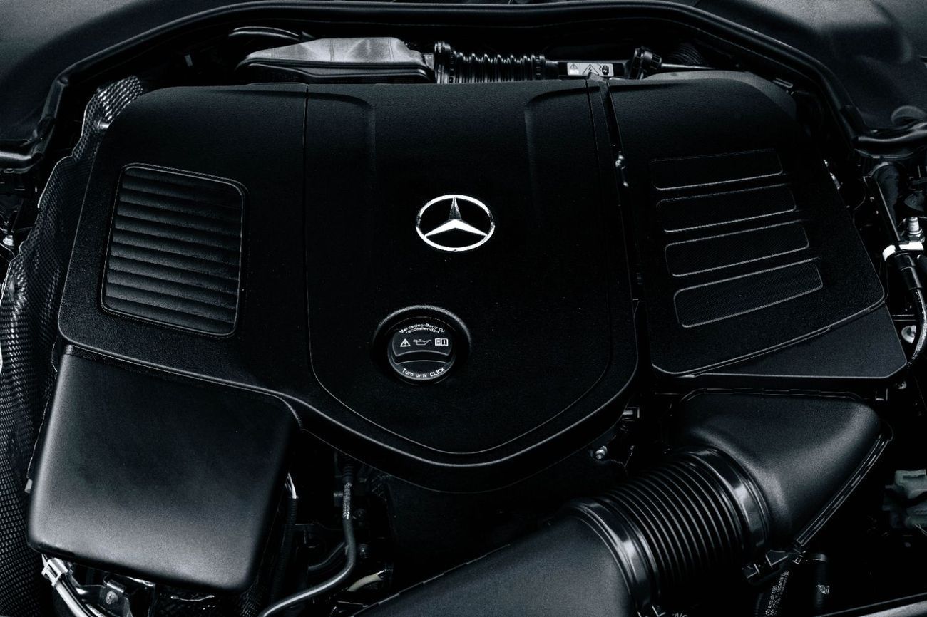 مرسيدس بنز C 200 C200 Premium Plus | 4,211 P.M | 0% Downpayment | Agency Warranty!