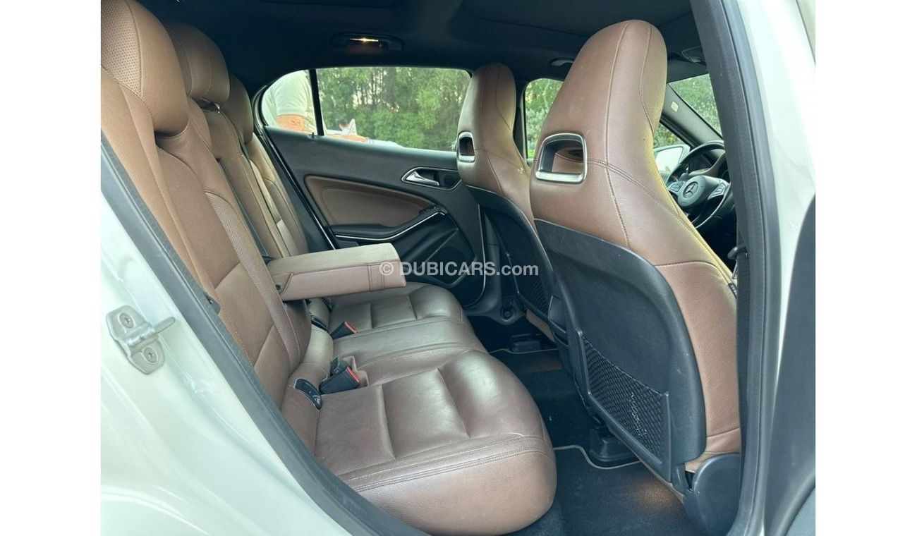 Mercedes-Benz GLA 250 Std mercedes GLA-250 GCC 2017 GOOD CONDITION // FULL OPTION
