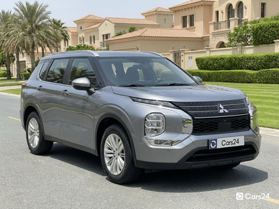 ميتسوبيشي آوتلاندر 2.5L 2023 | 0 DP | 1013/Month | 30 Day Return | Service History