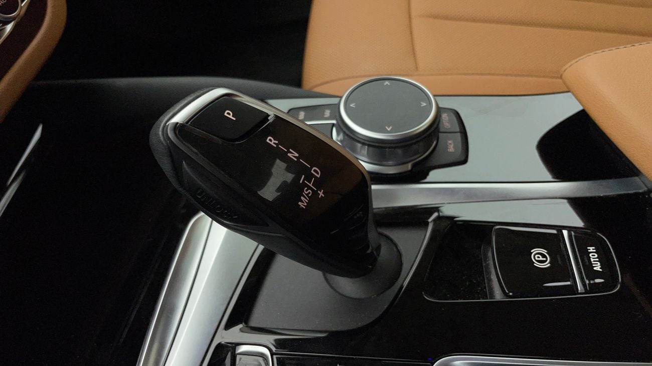 بي أم دبليو 520i JOY EDITION 2 | بدون دفعة مقدمة | اختبار القيادة في المنزل