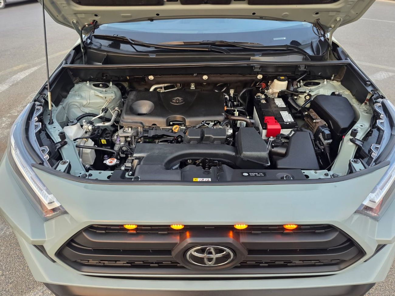 Toyota RAV4 2023 Model XLE Premium Sunroof , trunk automatic and original leather seats