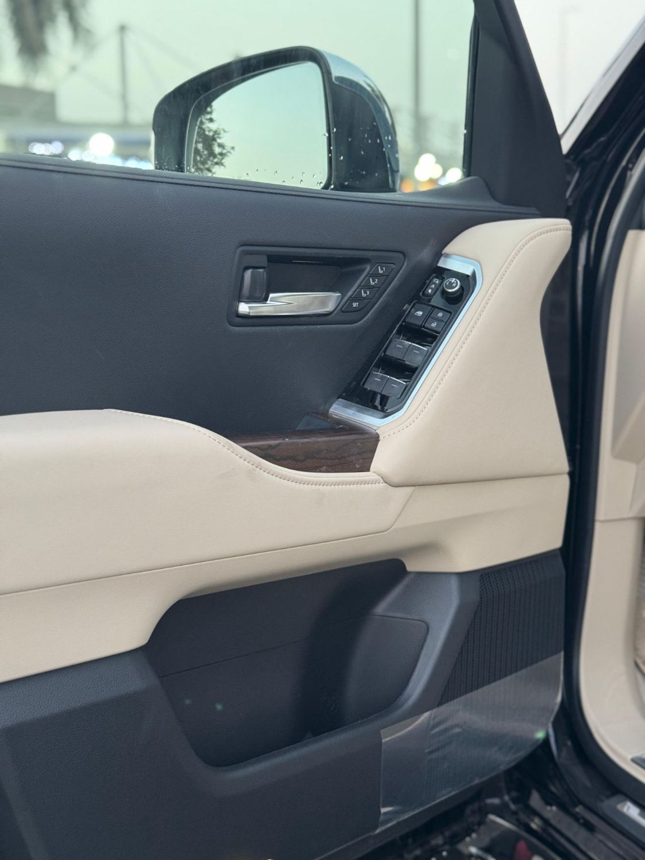 Toyota Land Cruiser VXR 4.0L With Rader JBL  Full Option SUV (Ready Stock)