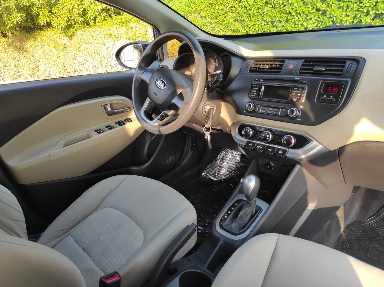 كيا ريو Kia Rio 2015 1.4 Gcc full automatic