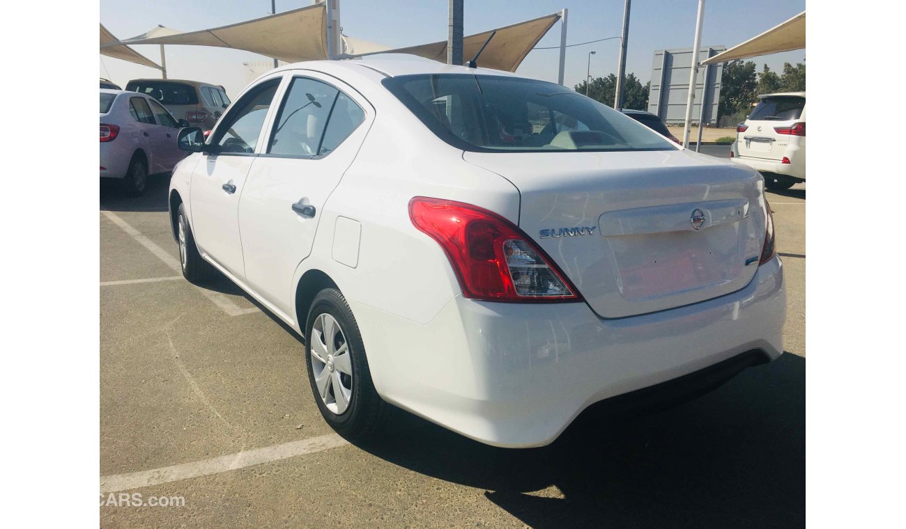 Nissan Sunny سياره نظيفه جدا بدون حوادث بحالة الوكاله