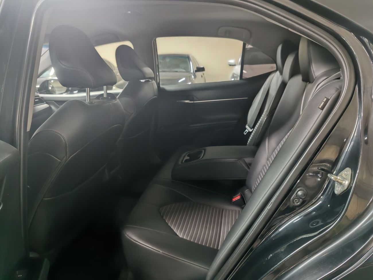 تويوتا كامري SE 2.5L (181 HP)